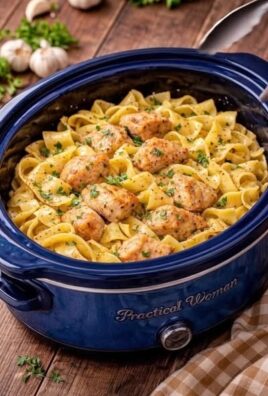 Nouilles au poulet beurre-ail à la mijoteuse, plat savoureux et réconfortant